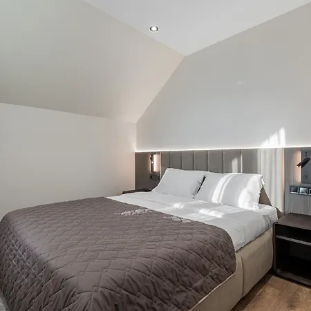 Hotel Elena & 2*