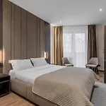 Hotel Elena & 2*